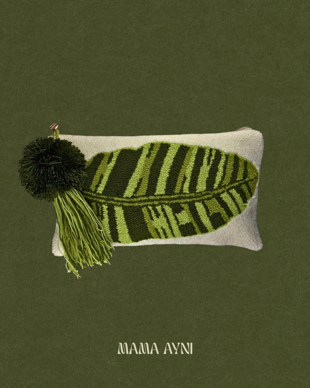 Pülaꞌana Wayuu Clutch