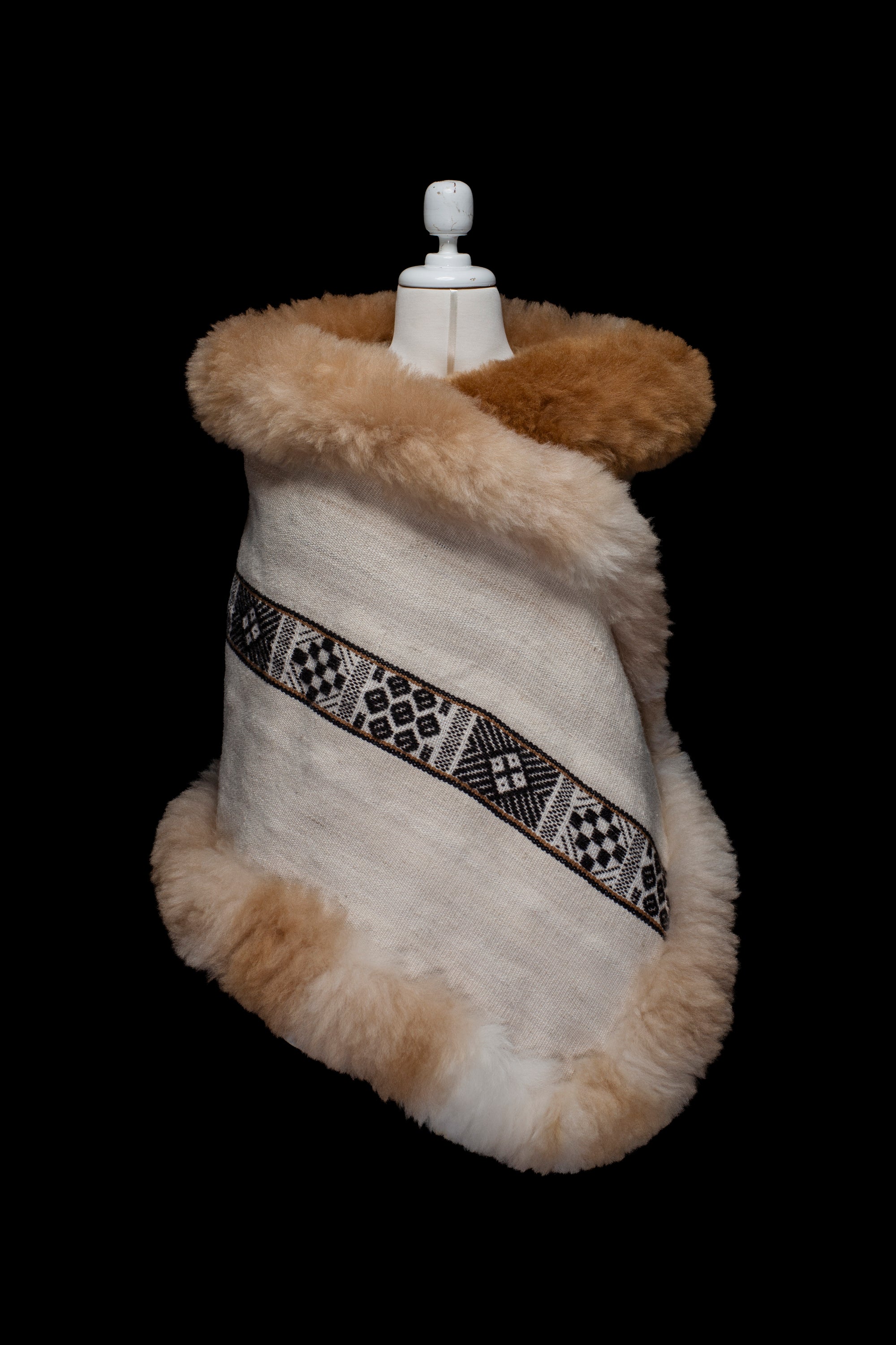 Sacred Otorongo Path | Cream Alpaca Fur Wrap 051