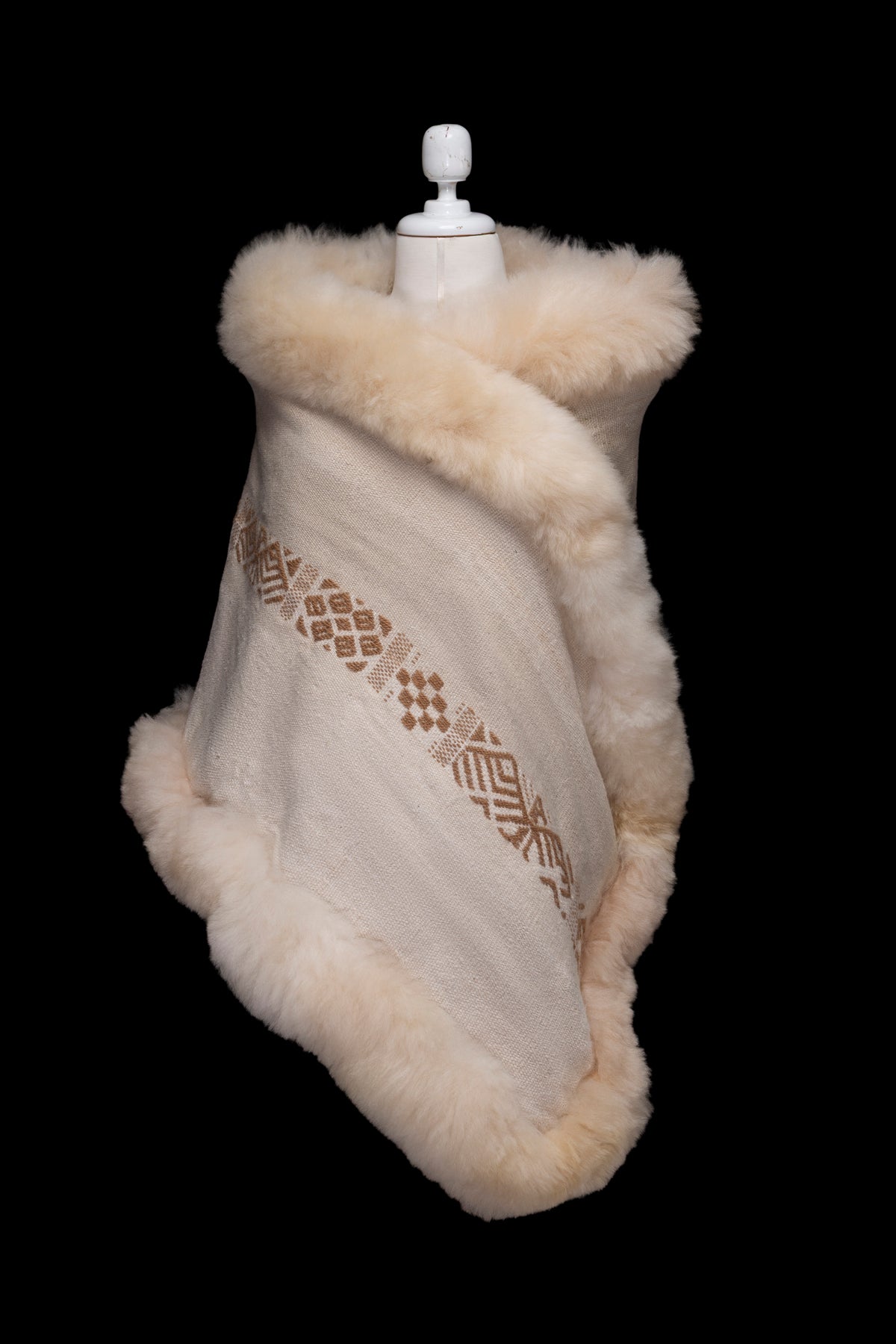 Bridge of Life | Cream Alpaca Fur Wrap 81